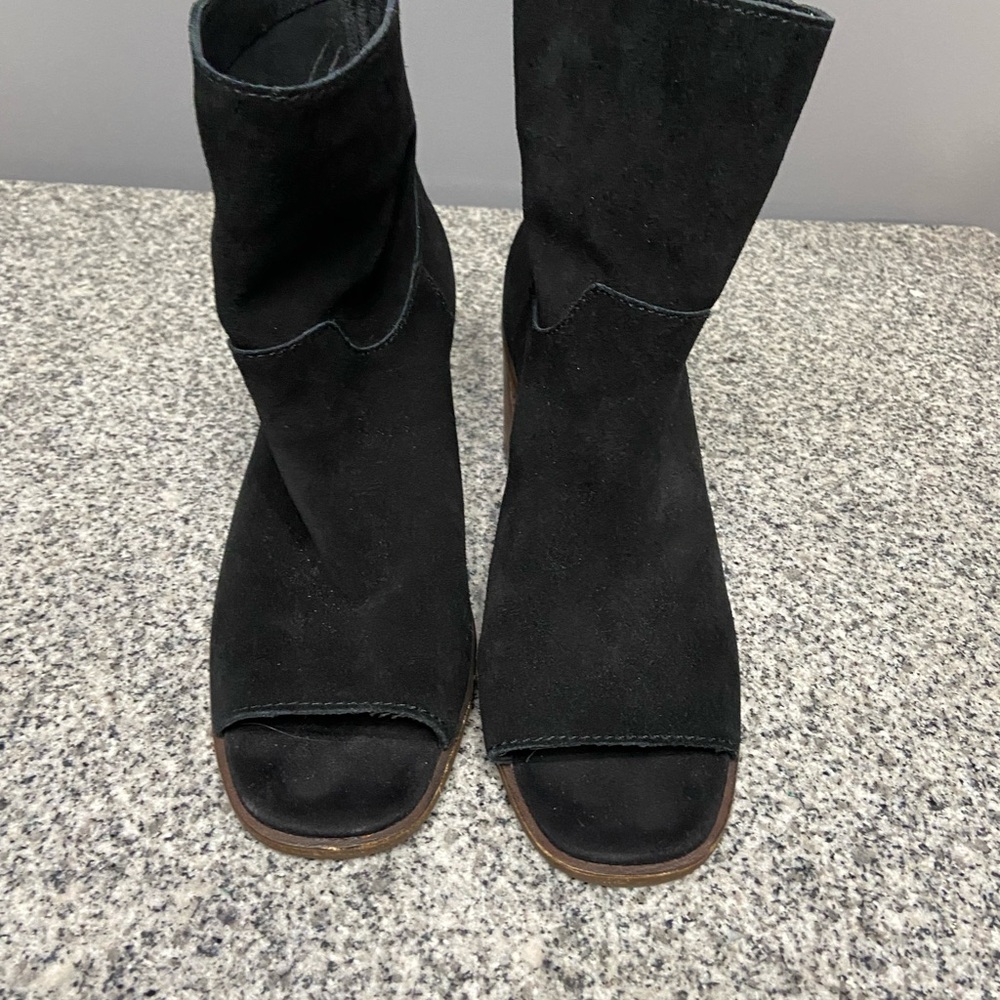 Lucky Brand Black Heeled Boots - Picture 6 of 17